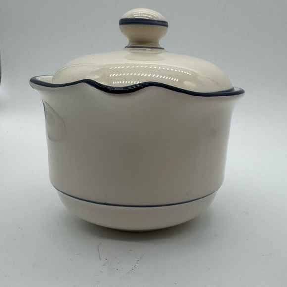 Vintage Lenox pinstripe creamer with lid - Picture 2 of 10